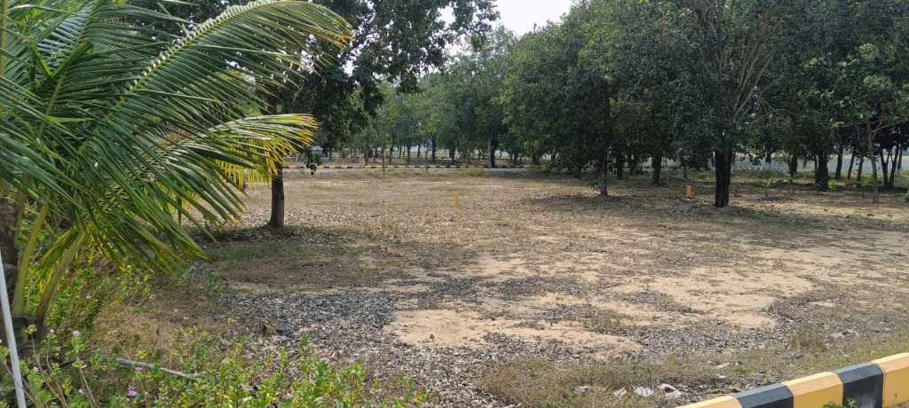 Land in Kuvathur